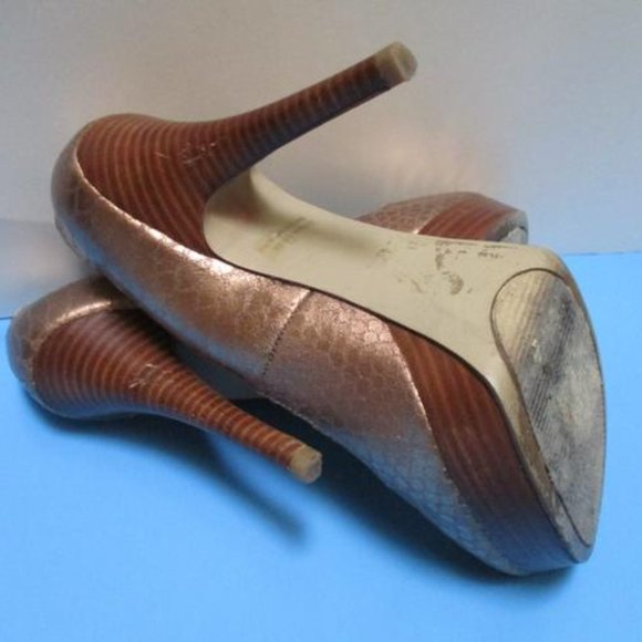 *Enzo Angiolini Copper Almond Toe Metallic Pumps - Picture 8 of 10